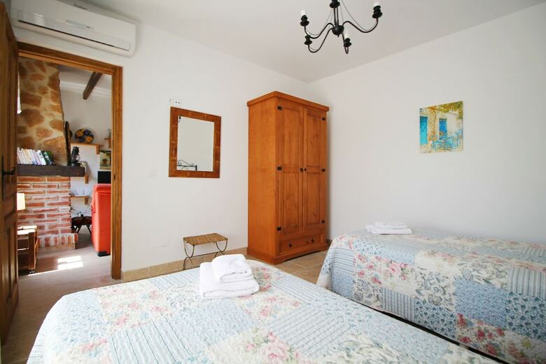 1098 Villa La Rambla
