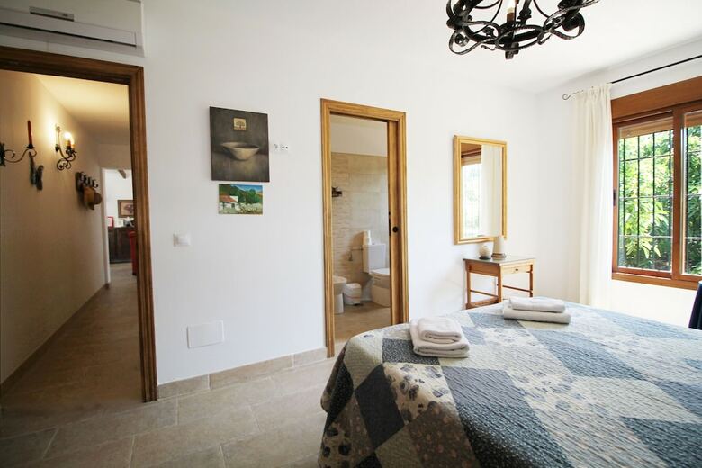 1098 Villa La Rambla