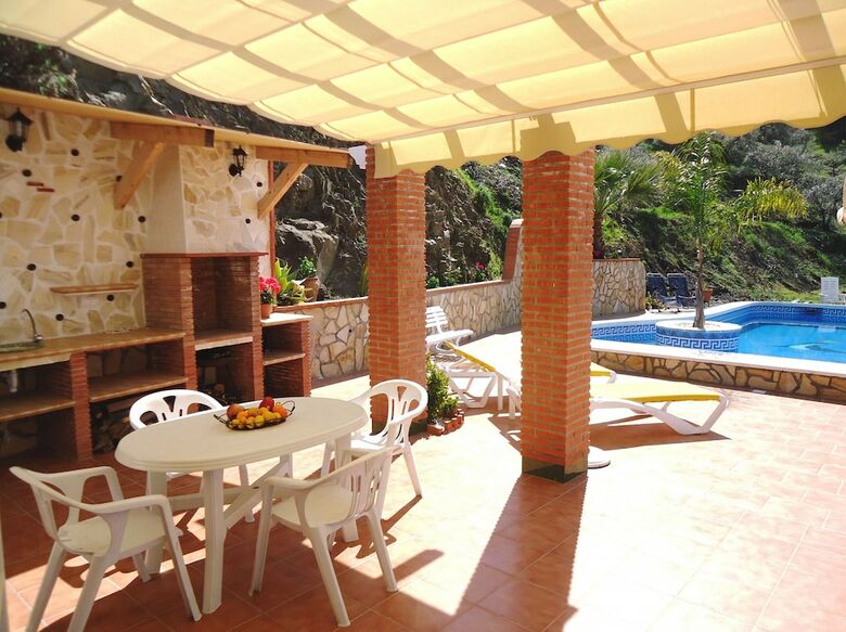 1051 Villa Al-andalus
