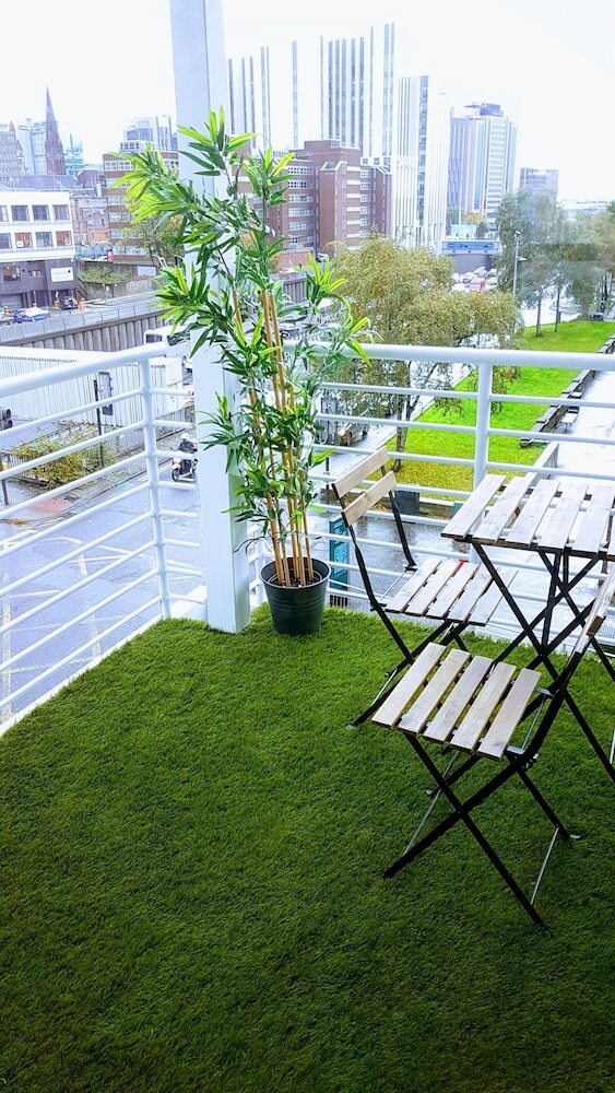 Central City View 3-bed Apartment