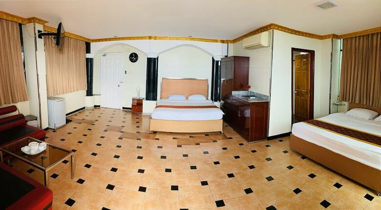 Tuyet Nhi Hotel