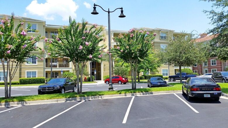 Apartamentos 5000 Cayview Ave #203