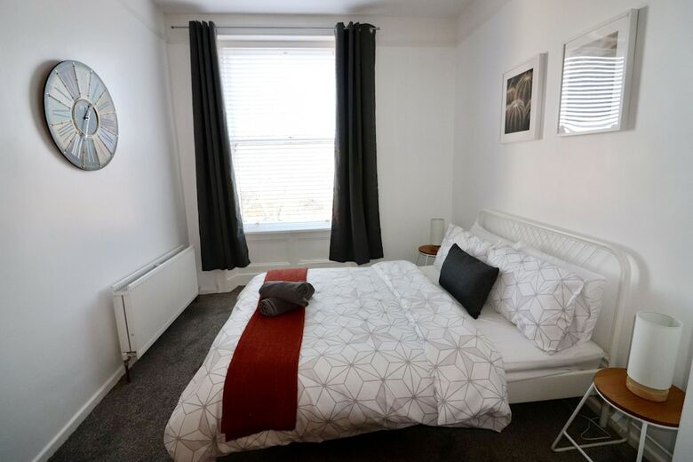 Apartamentos Large 2 Bed Apt Close To The Cathedral