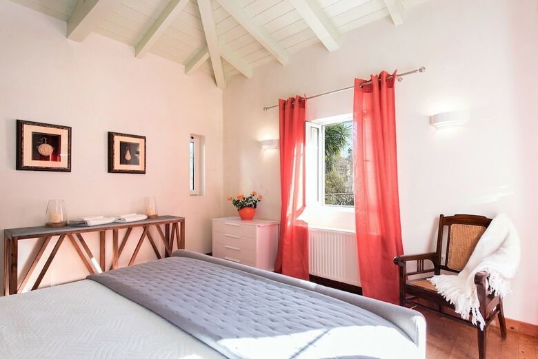 Villa Al'azraa  By Corfuescapes