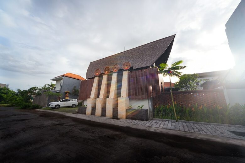 Bed & Breakfast Kusuma Living And Villas