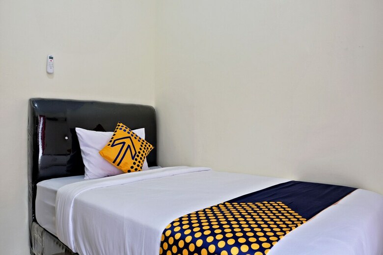 Hostal Spot On 2616 Pondok Danesti Syariah