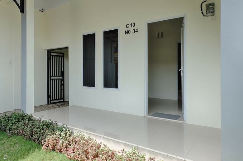 Hostal Spot On 2616 Pondok Danesti Syariah