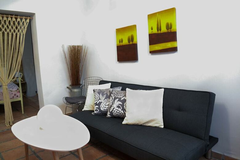 Hotel Yro Studios