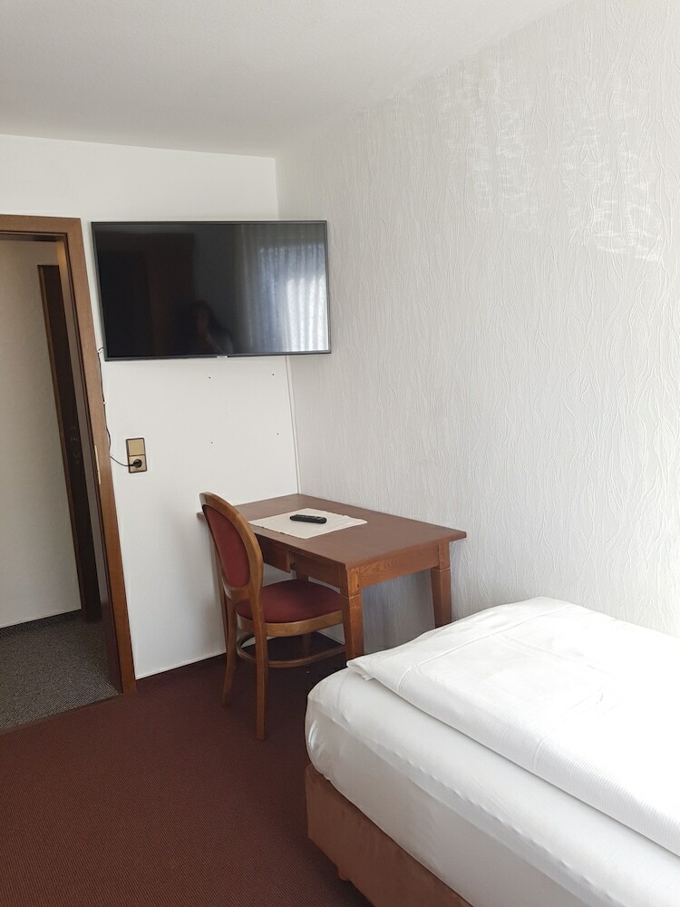 Hotel - Pension - Weller