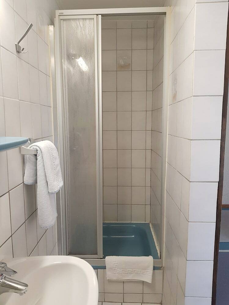 Hotel - Pension - Weller