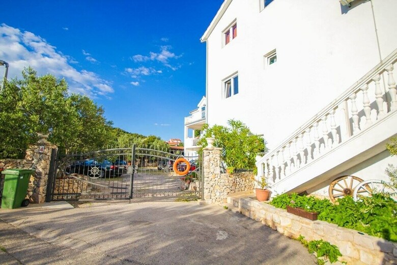 Friends And Family Apartments