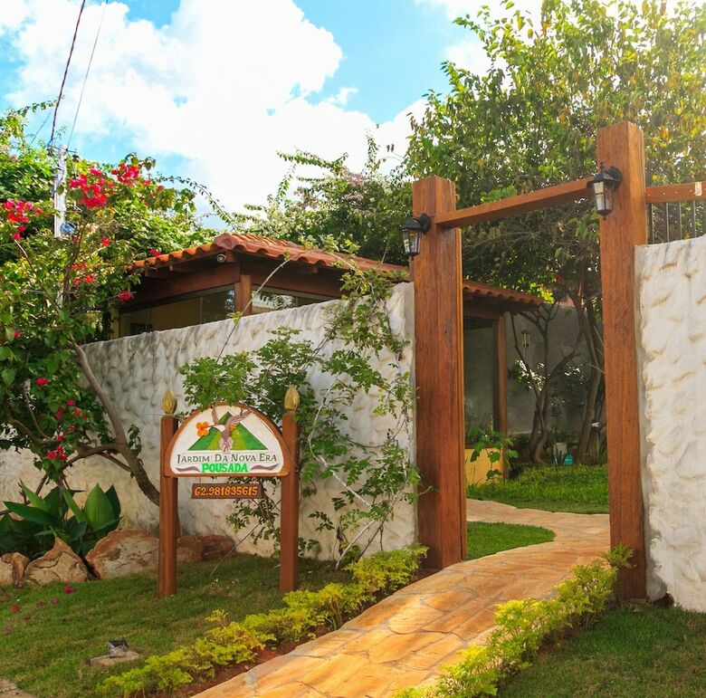 Posada Pousada Jardim Da Nova Era