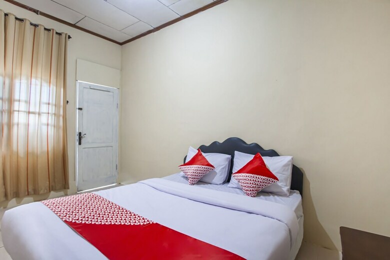 Hostal Oyo 2799 Berastagi Backpacker Rooms