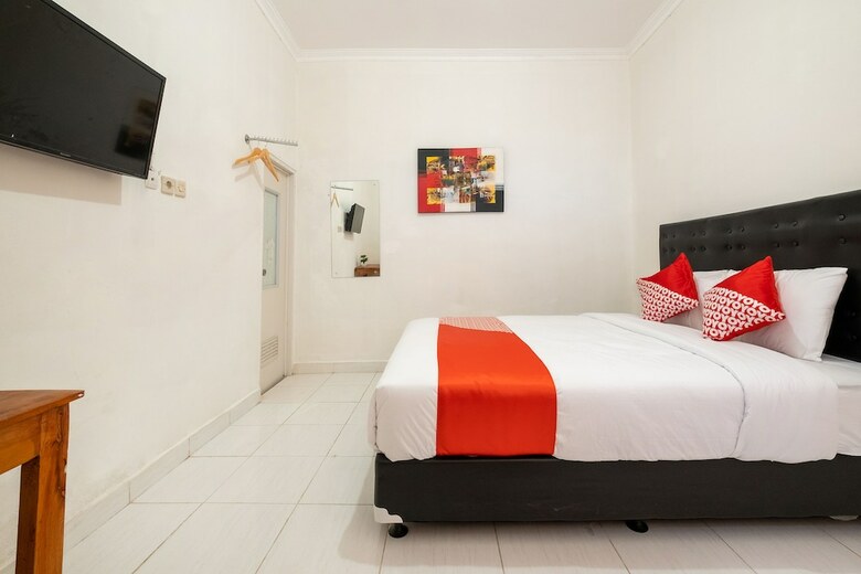 Hostal Oyo 2711 Come Well