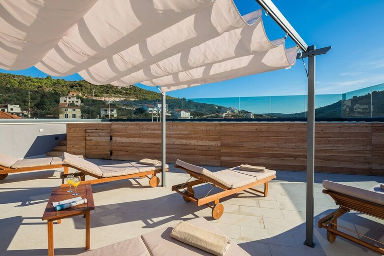 Beachfront Villa Seashell With Pool