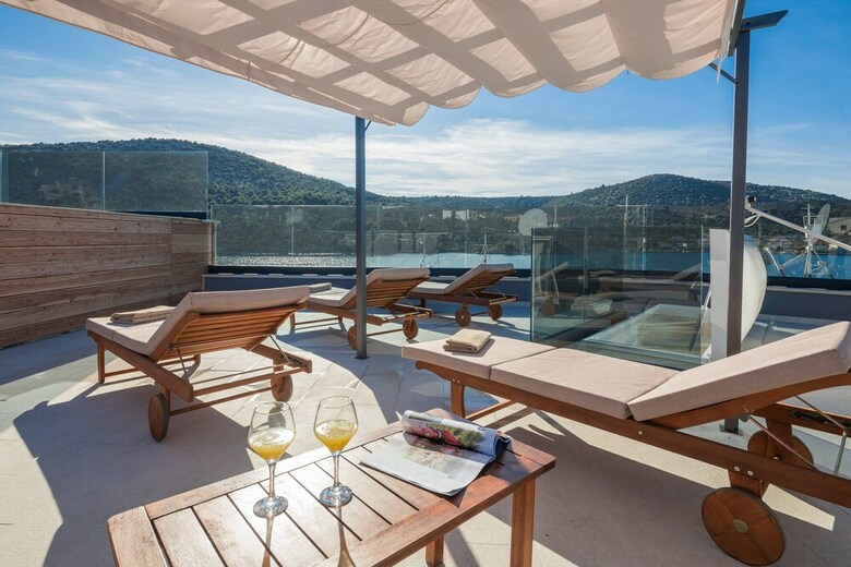 Beachfront Villa Seashell With Pool