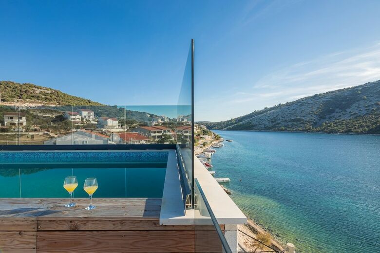 Beachfront Villa Seashell With Pool