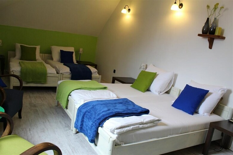 Hotel J�gverem Fogad�