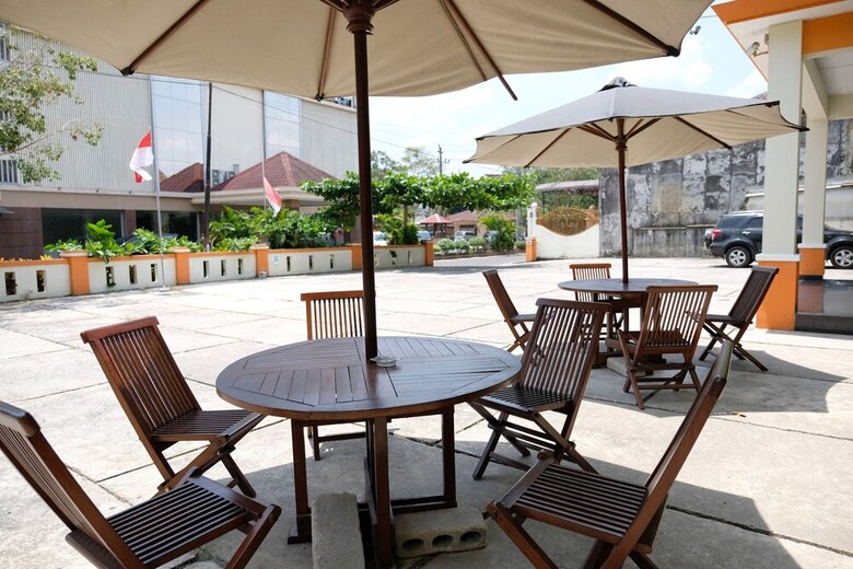 Hostal Oyo 1616 Hotel Central City 2