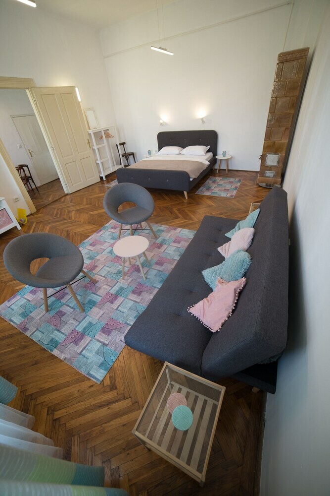 Mathe Apartments 4
