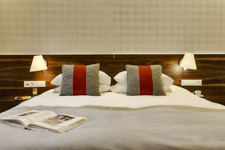 Hotel 12 Months Luxury Resort