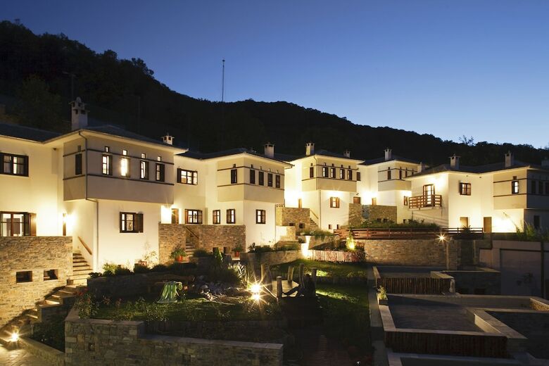 Hotel 12 Months Luxury Resort