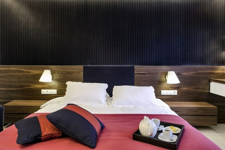 Hotel 12 Months Luxury Resort