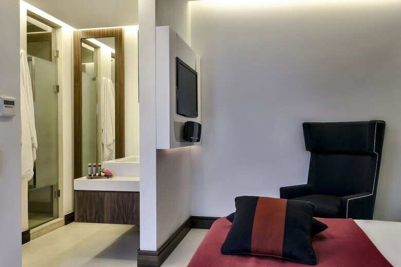 Hotel 12 Months Luxury Resort