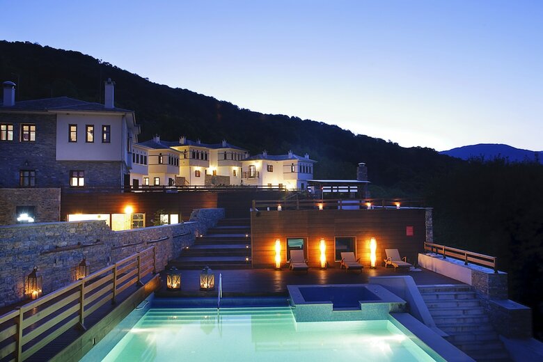 Hotel 12 Months Luxury Resort