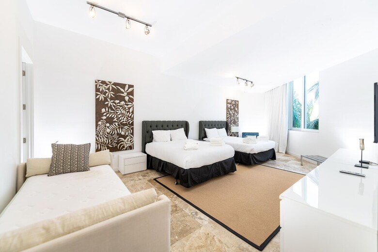 2228 Park 1
