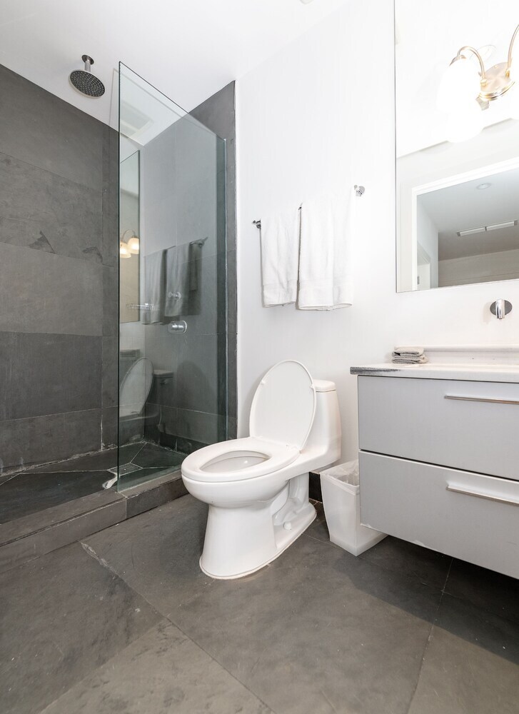 2228 Park 1