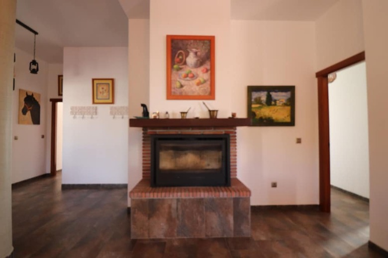 1149 Villa Paquita