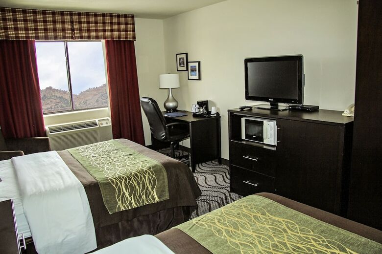 Hotel Comfort Inn & Suites