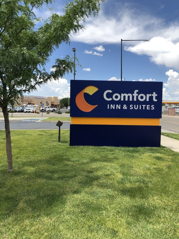 Hotel Comfort Inn & Suites