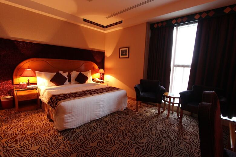 Awaliv International Hotel