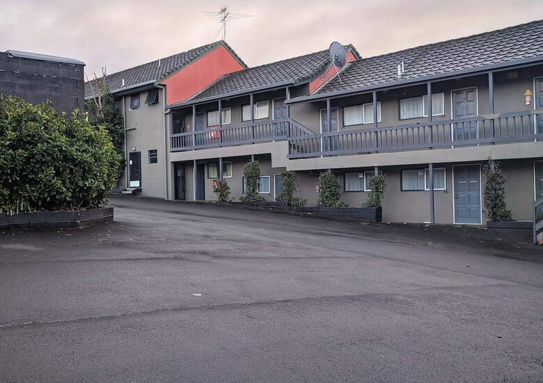 Motel 80