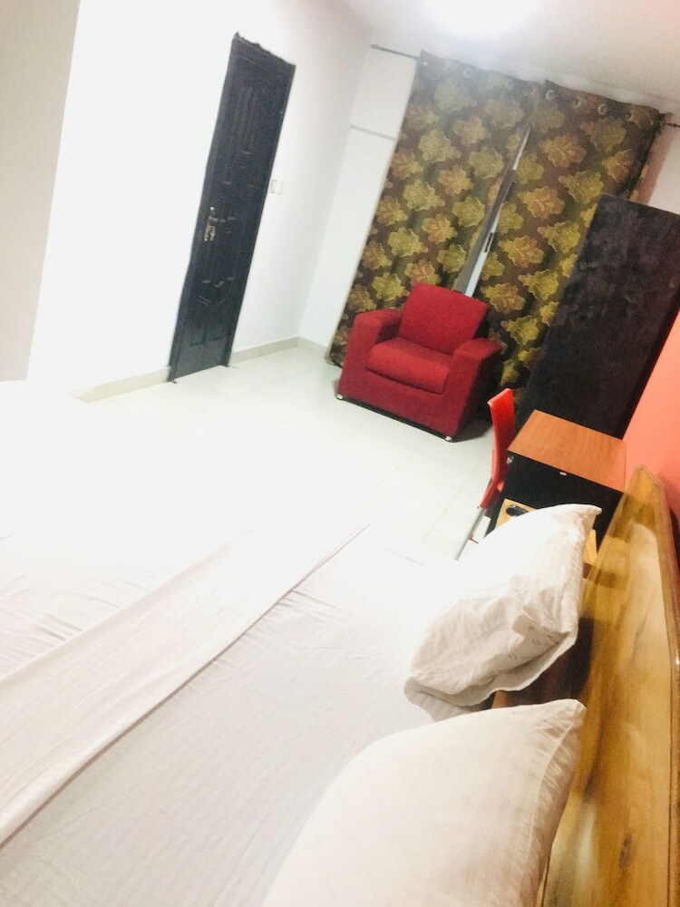 Thesyl Hotel Ltd