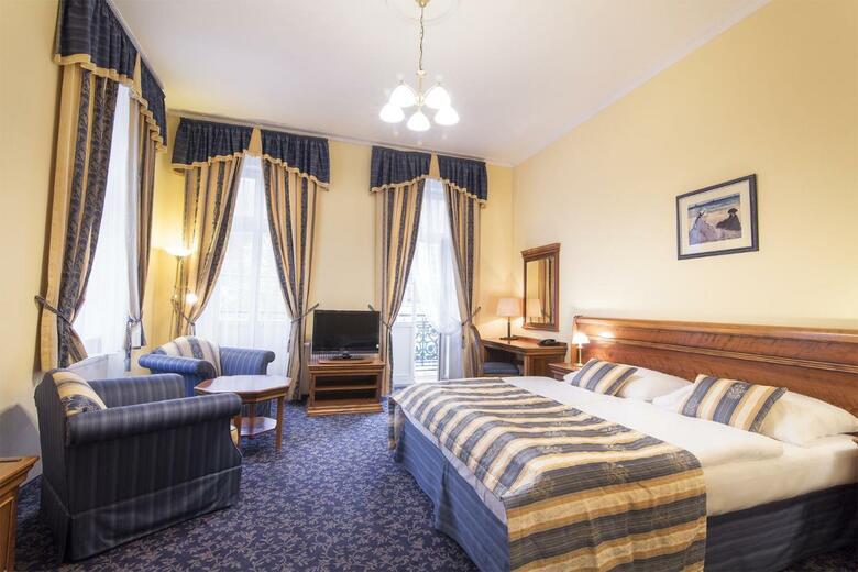 Ontario Hotel Garni