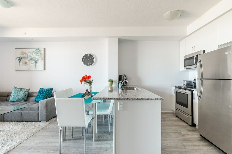 Simply Comfort Modern Hamilton Apartment