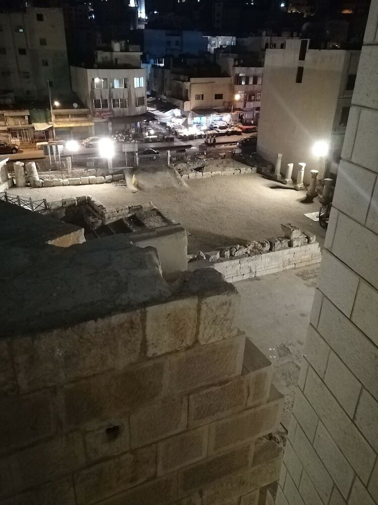 Al-houriat Hotel