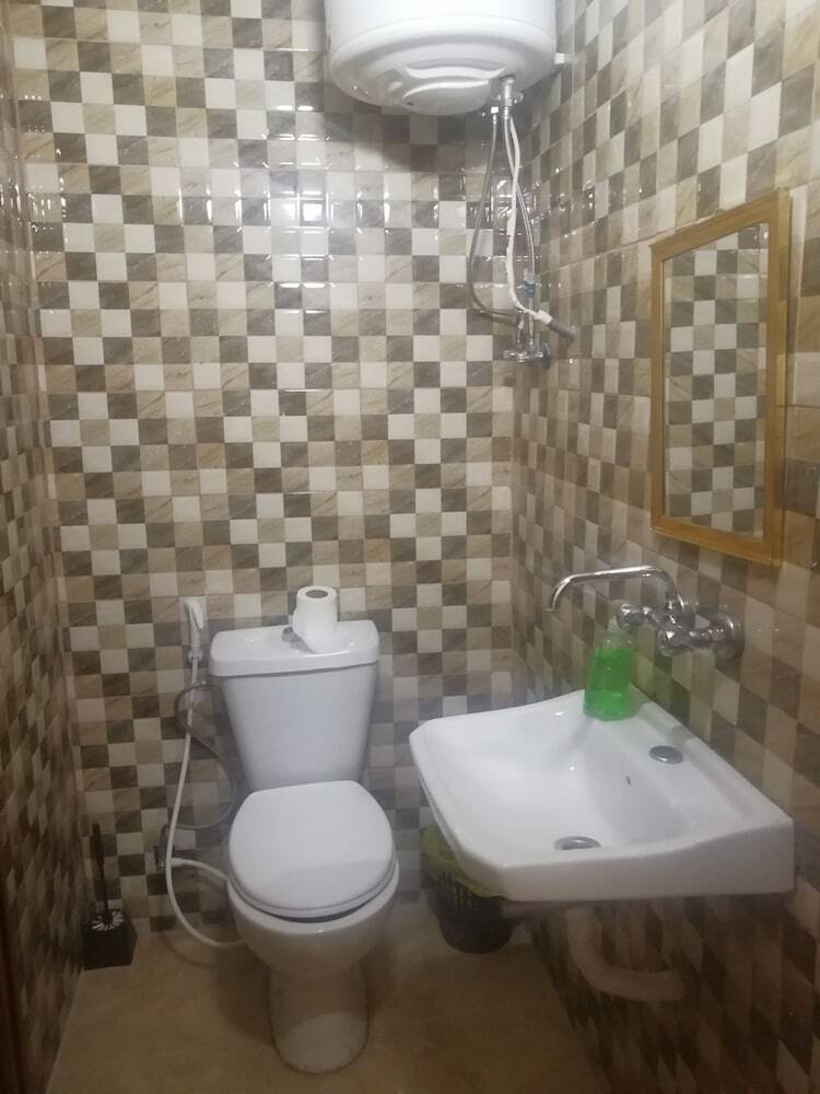 Al-houriat Hotel