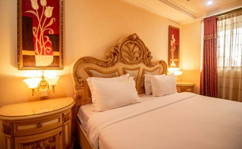 Urban Rose Hotel And Apartment