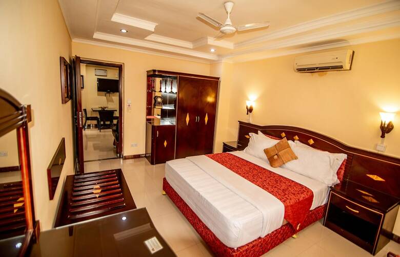 Urban Rose Hotel And Apartment