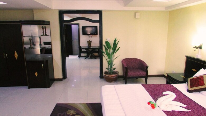 Urban Rose Hotel And Apartment