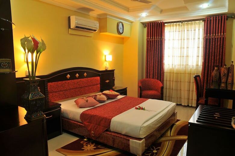 Urban Rose Hotel And Apartment