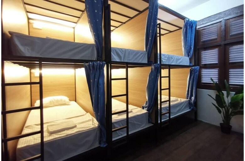 Hostal Third Street Station - Hostel