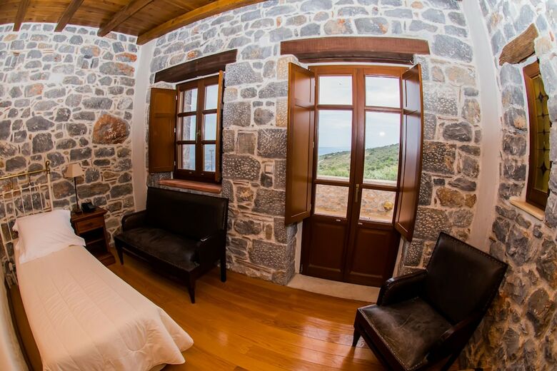 Xemoni Hotel