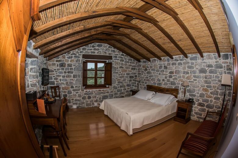 Xemoni Hotel