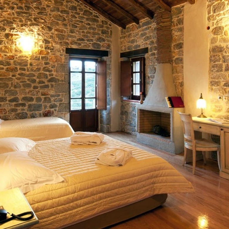 Xemoni Hotel