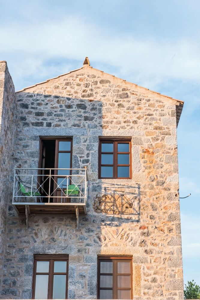 Xemoni Hotel
